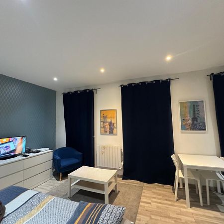 Appartement Proche Centre Ville, Gare Et Autoroute Melun Kültér fotó