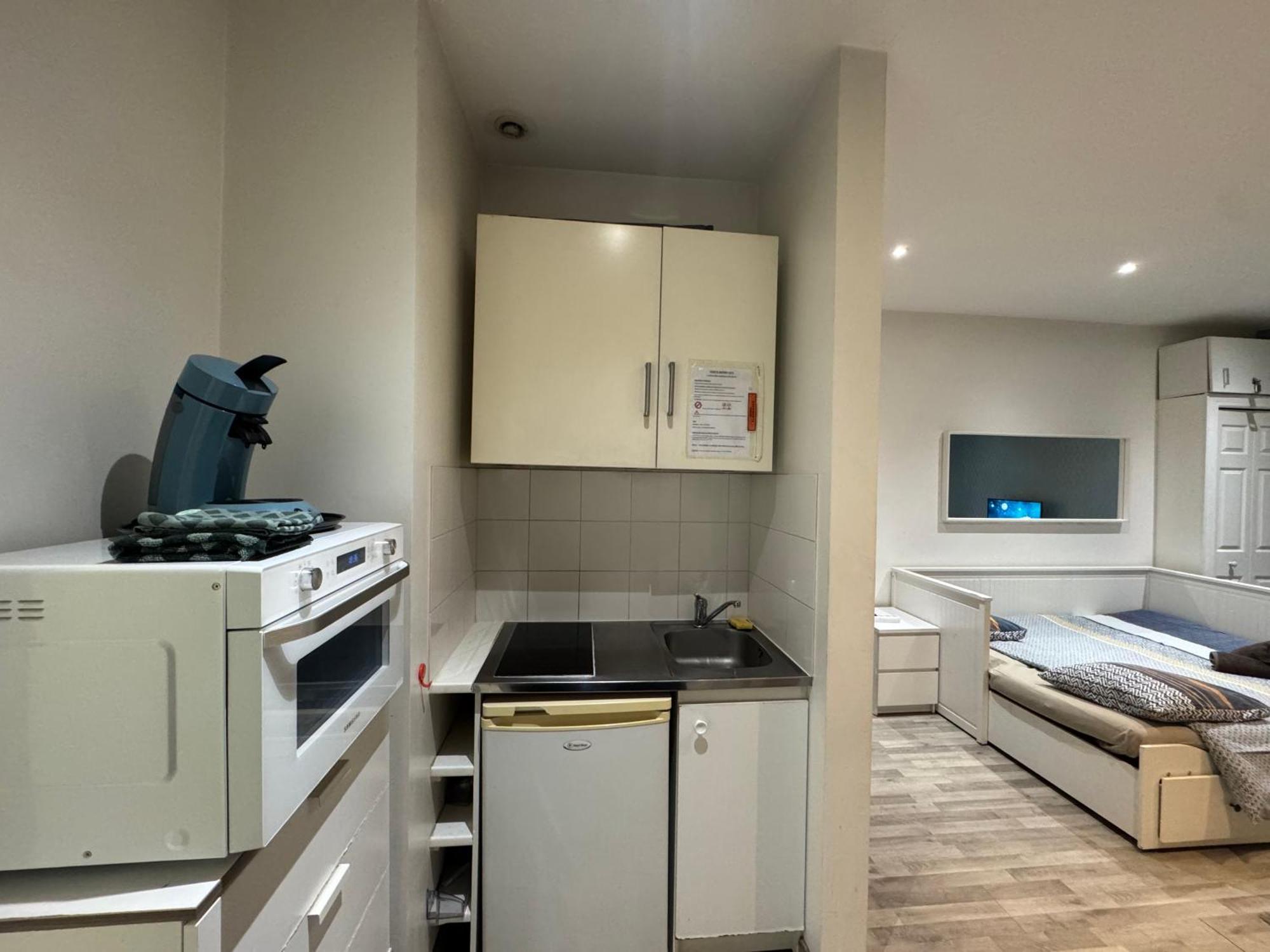 Appartement Proche Centre Ville, Gare Et Autoroute Melun Kültér fotó