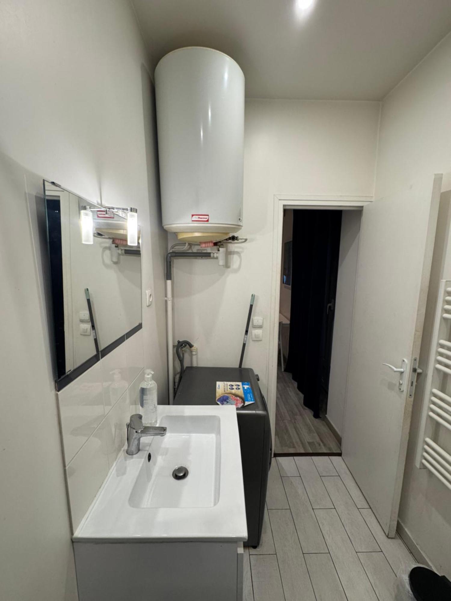 Appartement Proche Centre Ville, Gare Et Autoroute Melun Kültér fotó