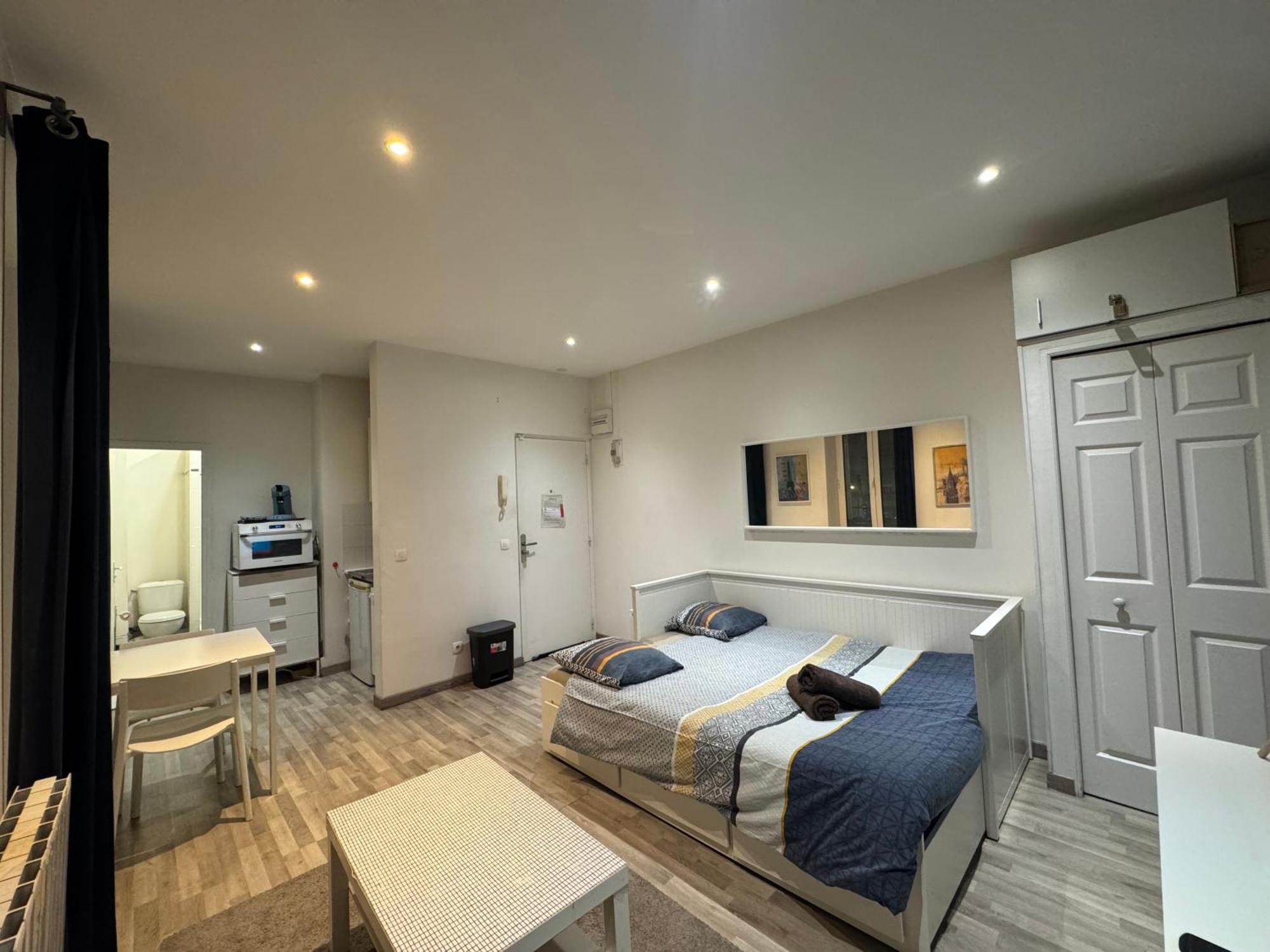 Appartement Proche Centre Ville, Gare Et Autoroute Melun Kültér fotó