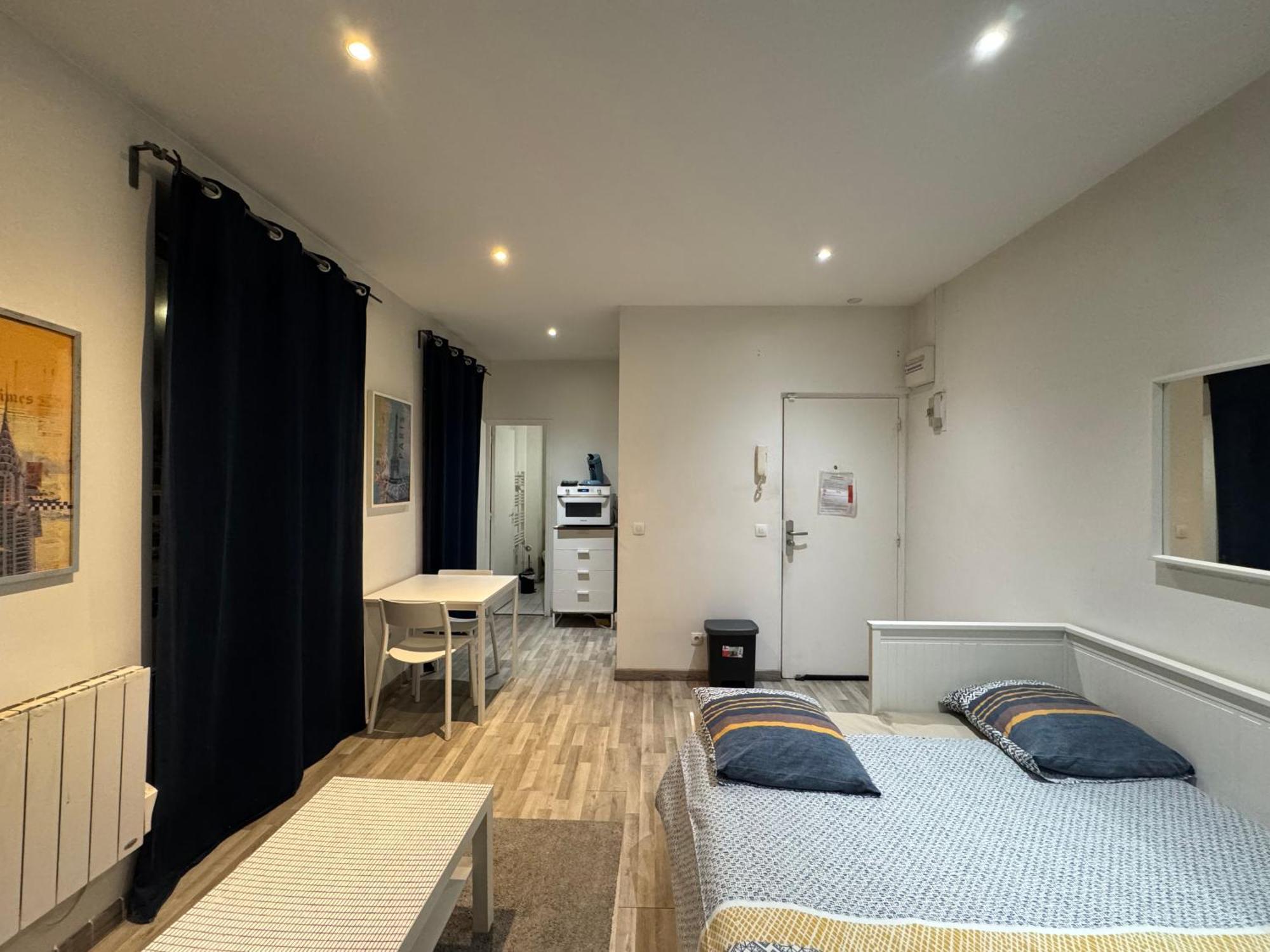 Appartement Proche Centre Ville, Gare Et Autoroute Melun Kültér fotó